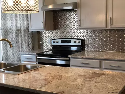 854 Eastern Ave, Schenectady, NY 12308 photo 9