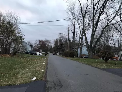 80 Starr Ave, Schenectady, NY 12304 photo 25
