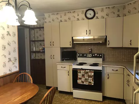 80 Starr Ave, Schenectady, NY 12304 photo 4