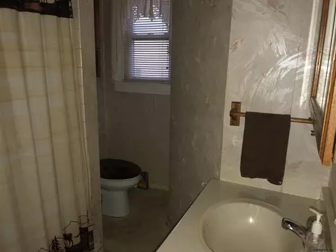 80 Starr Ave, Schenectady, NY 12304 photo 14