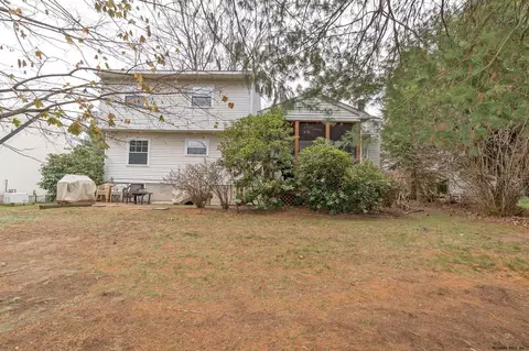 14 Carolanne Dr, Delmar, NY 12054 photo 31