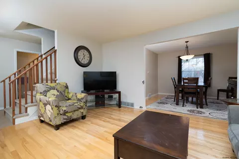 14 Carolanne Dr, Delmar, NY 12054 photo 14