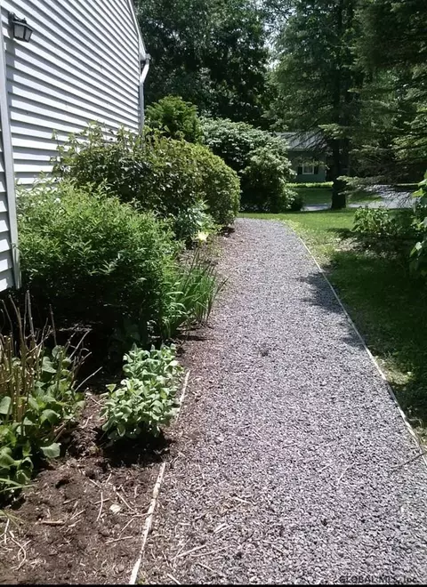 14 Carolanne Dr, Delmar, NY 12054 photo 35