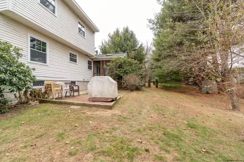 14 Carolanne Dr, Delmar, NY 12054 photo 30