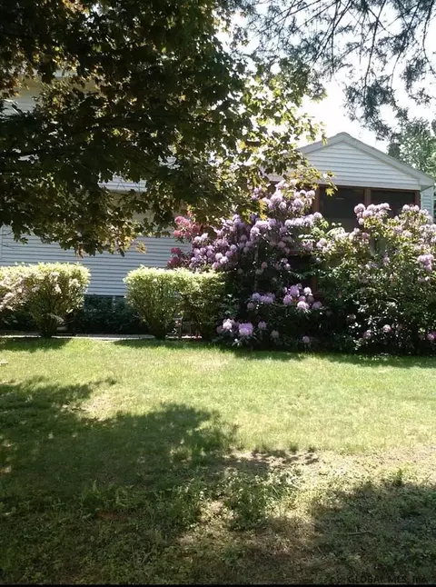 14 Carolanne Dr, Delmar, NY 12054 photo 32