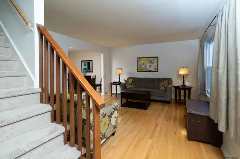 14 Carolanne Dr, Delmar, NY 12054 photo 12