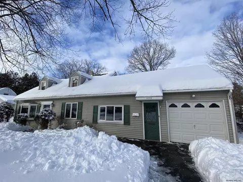 1078 Inner Dr, Schenectady, NY 12303 photo 1