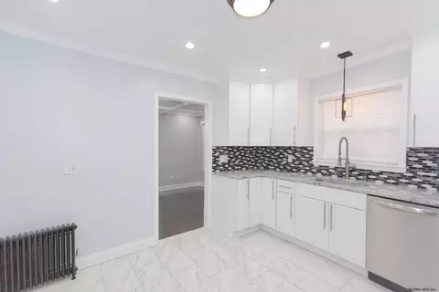 2223 Rose St, Schenectady, NY 12306 photo 17