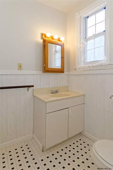 756 Eastern Ave, Schenectady, NY 12308 photo 12