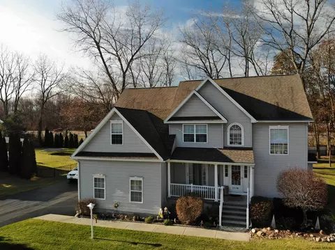 1118 Dianne Ct, Schenectady, NY 12303 photo 2
