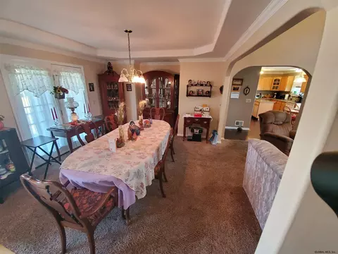1118 Dianne Ct, Schenectady, NY 12303 photo 8