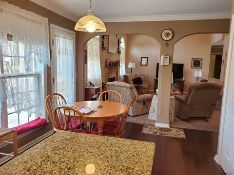 1118 Dianne Ct, Schenectady, NY 12303 photo 11