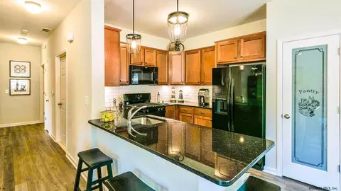 1104 Grayson Pl, Schenectady, NY 12302 photo 2