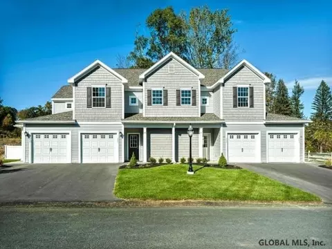 1104 Grayson Pl, Schenectady, NY 12302 photo 1