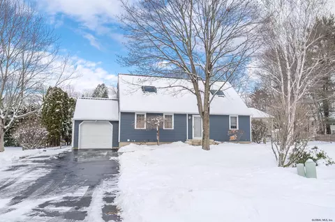 6 William Paca Ct, Glenmont, NY 12077 photo 2