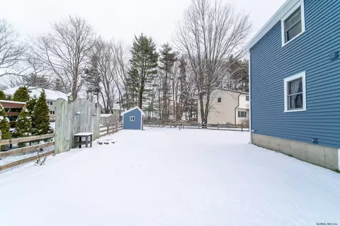 6 William Paca Ct, Glenmont, NY 12077 photo 5
