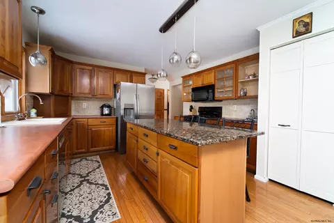 6 William Paca Ct, Glenmont, NY 12077 photo 9