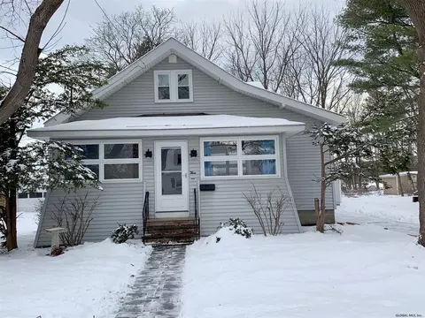 3 York Rd, Schenectady, NY 12302 photo 2
