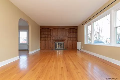 29 Euclid Ave, Delmar, NY 12054 photo 4