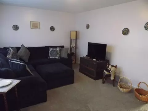 62 Fullerton Ave, Schenectady, NY 12304 photo 18