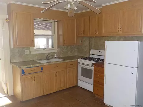 2034 Gray St, Schenectady, NY 12306 photo 9