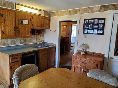 13 Backus St, Schenectady, NY 12307 photo 8