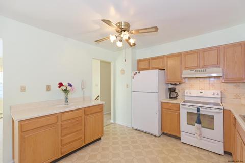 122 Sylvia Ln, Schenectady, NY 12306 photo 13