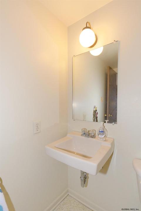 122 Sylvia Ln, Schenectady, NY 12306 photo 31