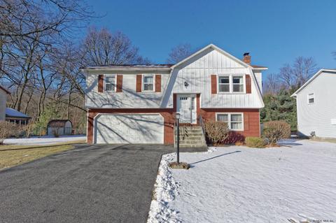 122 Sylvia Ln, Schenectady, NY 12306 photo 2
