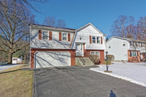 122 Sylvia Ln, Schenectady, NY 12306 photo 3