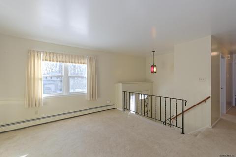 122 Sylvia Ln, Schenectady, NY 12306 photo 9