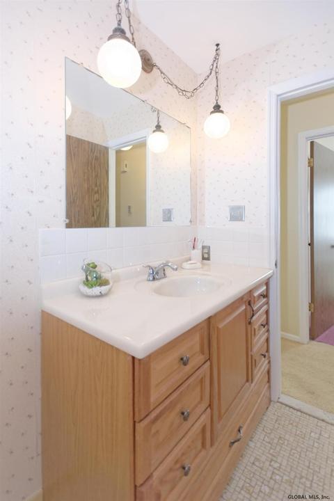 122 Sylvia Ln, Schenectady, NY 12306 photo 24