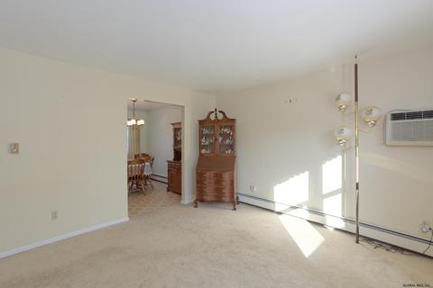 122 Sylvia Ln, Schenectady, NY 12306 photo 7