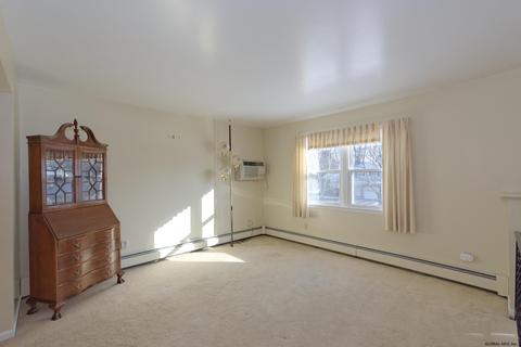 122 Sylvia Ln, Schenectady, NY 12306 photo 6