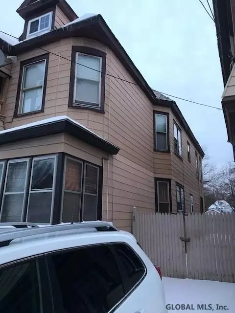 202 Mcclellan St, Schenectady, NY 12304 photo 2