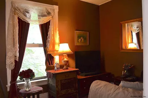 22 Hawthorne Ave, Troy, NY 12180 photo 24