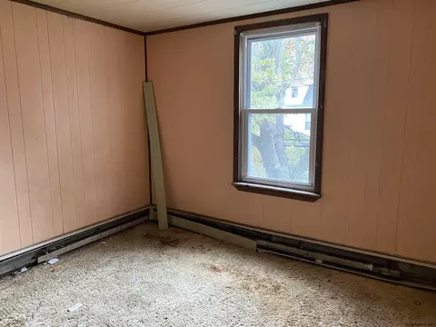 38 Willow Ave, Schenectady, NY 12304 photo 7