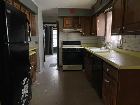 38 Willow Ave, Schenectady, NY 12304 photo 4