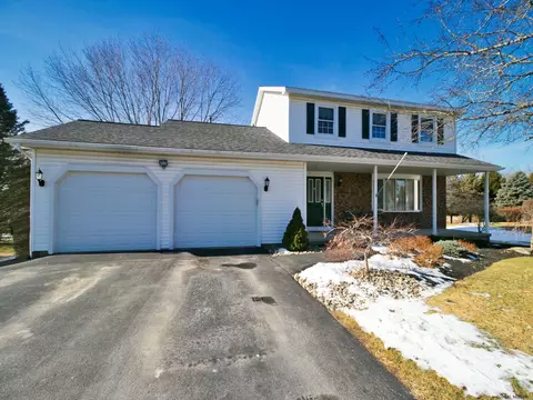 304 Dawn Dr, Schenectady, NY 12306 photo 1