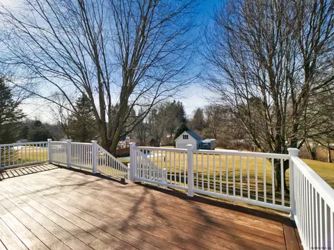 304 Dawn Dr, Schenectady, NY 12306 photo 25
