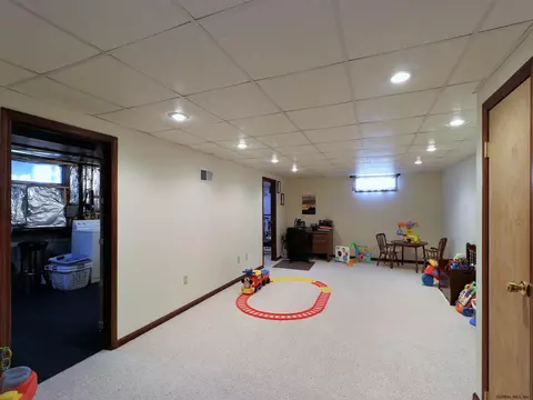304 Dawn Dr, Schenectady, NY 12306 photo 24