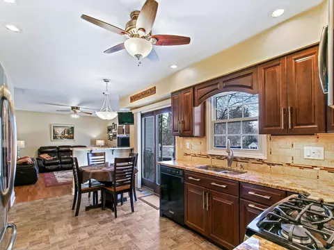 304 Dawn Dr, Schenectady, NY 12306 photo 9