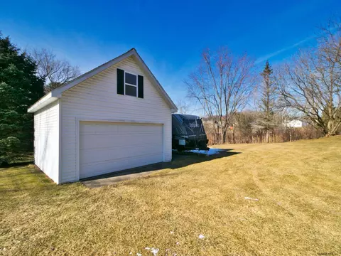 304 Dawn Dr, Schenectady, NY 12306 photo 34