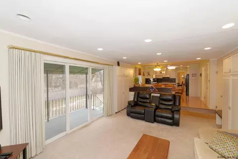 235 Marriott Ave, Schenectady, NY 12304 photo 25