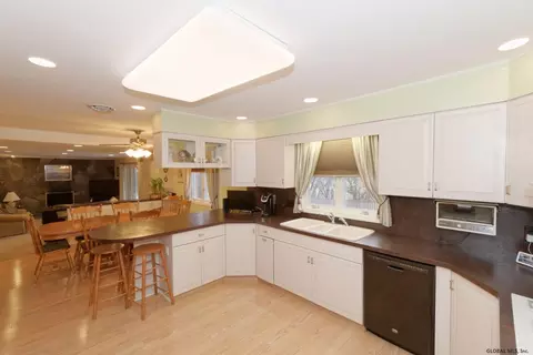 235 Marriott Ave, Schenectady, NY 12304 photo 16