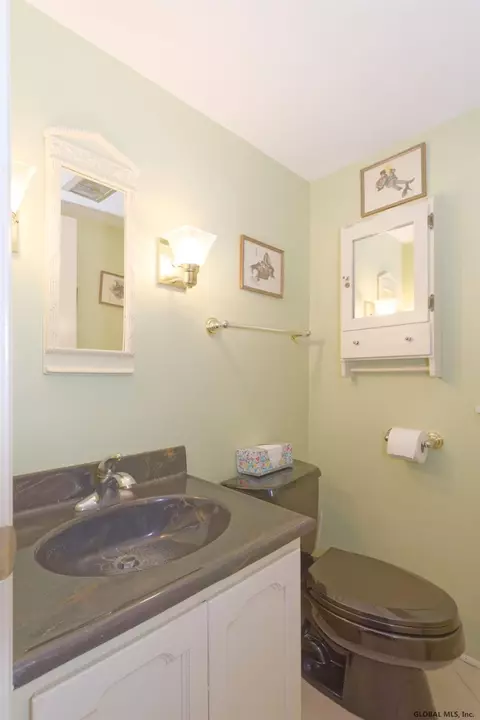 235 Marriott Ave, Schenectady, NY 12304 photo 44