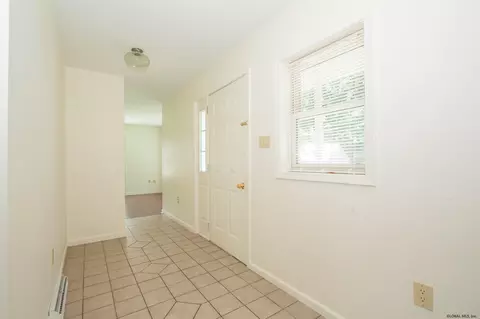 1 Willowbrook Rd, Glenville, NY 12302 photo 6