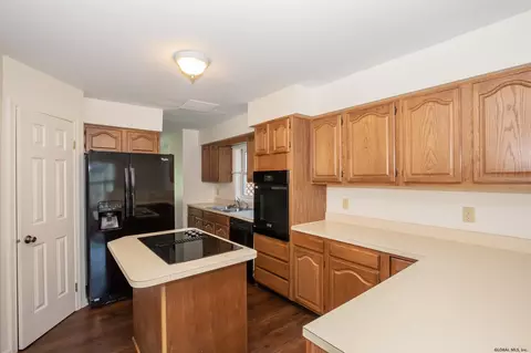 1 Willowbrook Rd, Glenville, NY 12302 photo 12