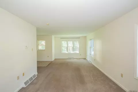 1 Willowbrook Rd, Glenville, NY 12302 photo 9