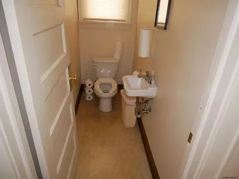 1425 State St, Schenectady, NY 12304 photo 9